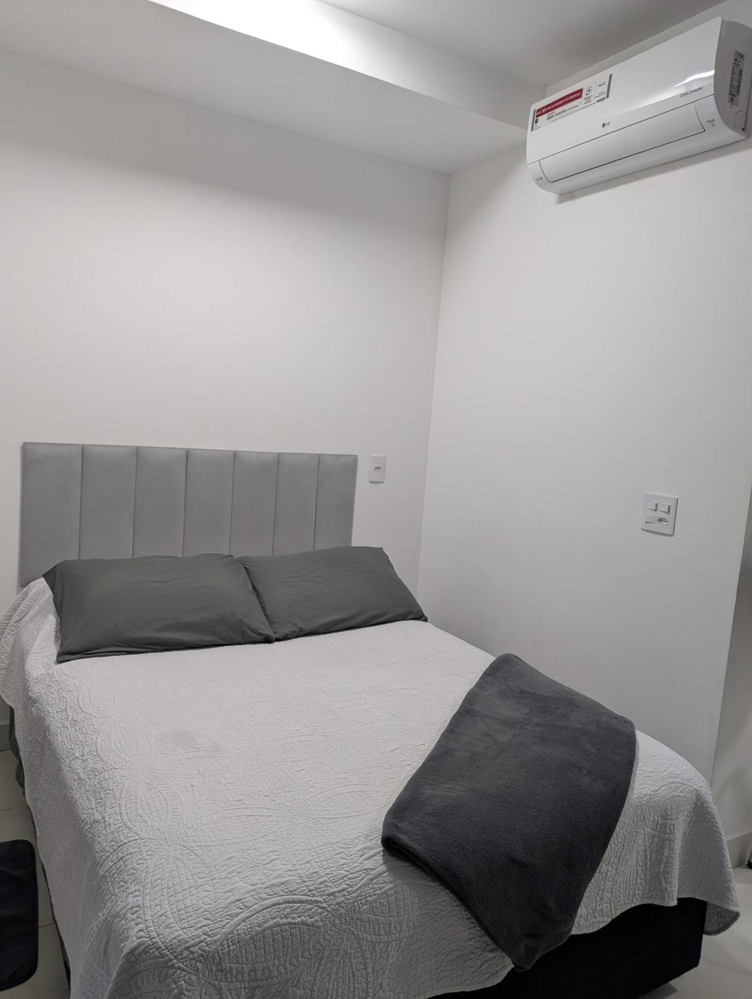 Karina Passos Ferreira De Souza E Bruno Peres Ferreira De Souza Apartamento *